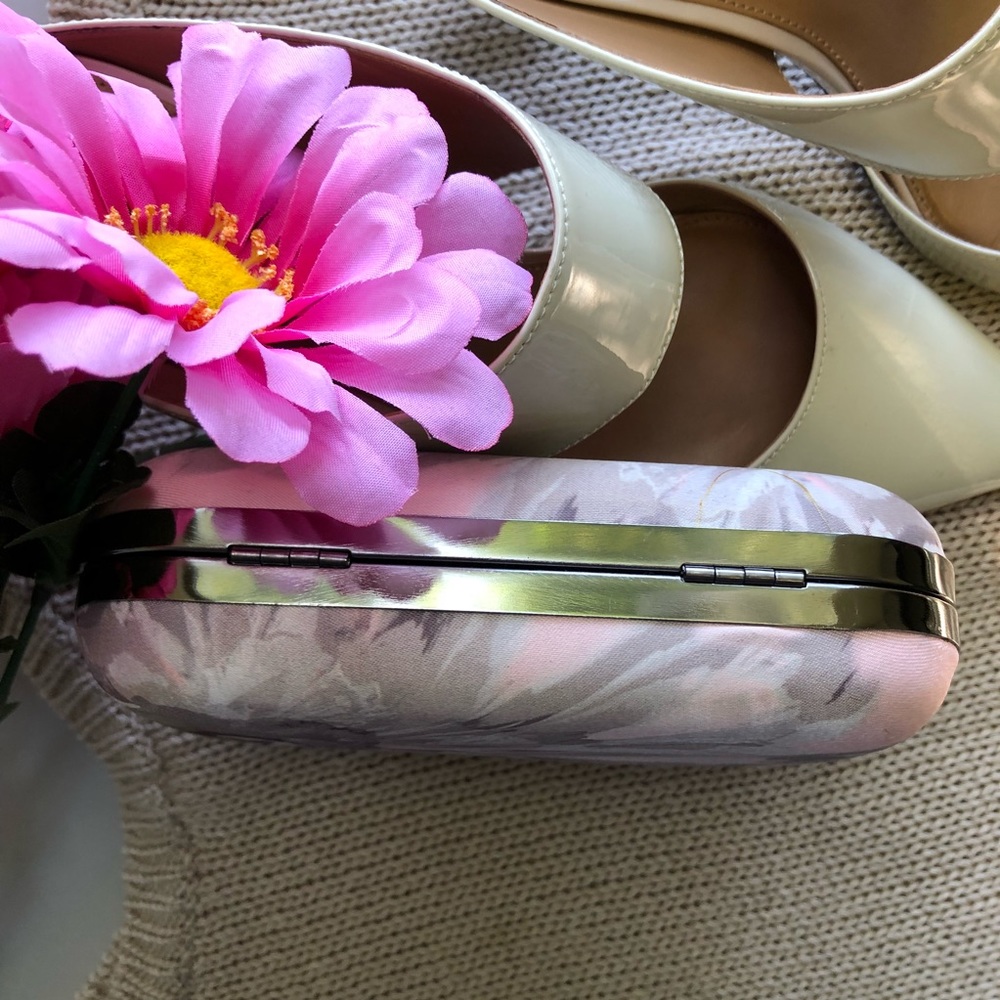 Camilla Clutch - Picture 6 of 8